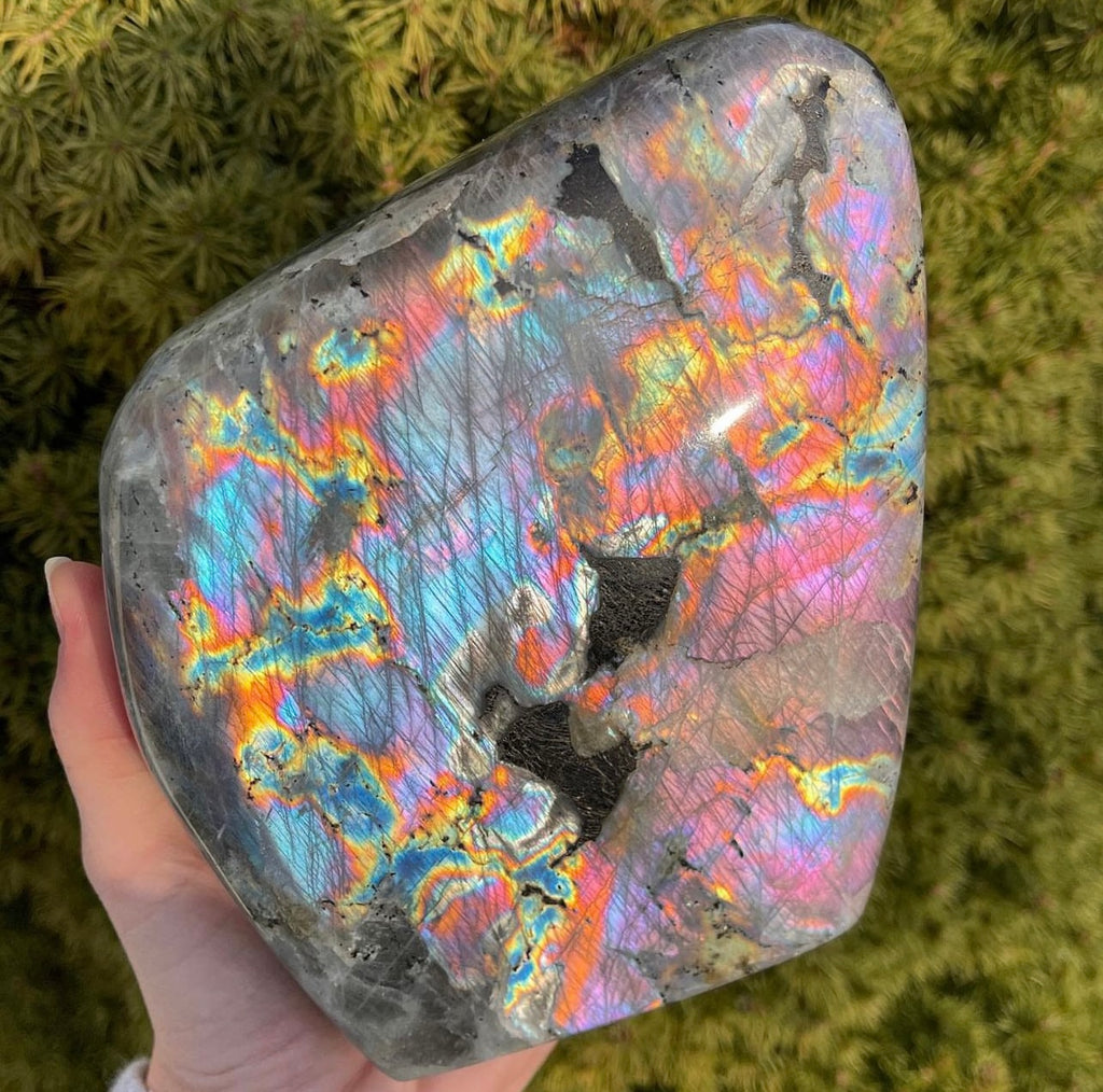 all about labradorite – Cosmic Geology Crystals
